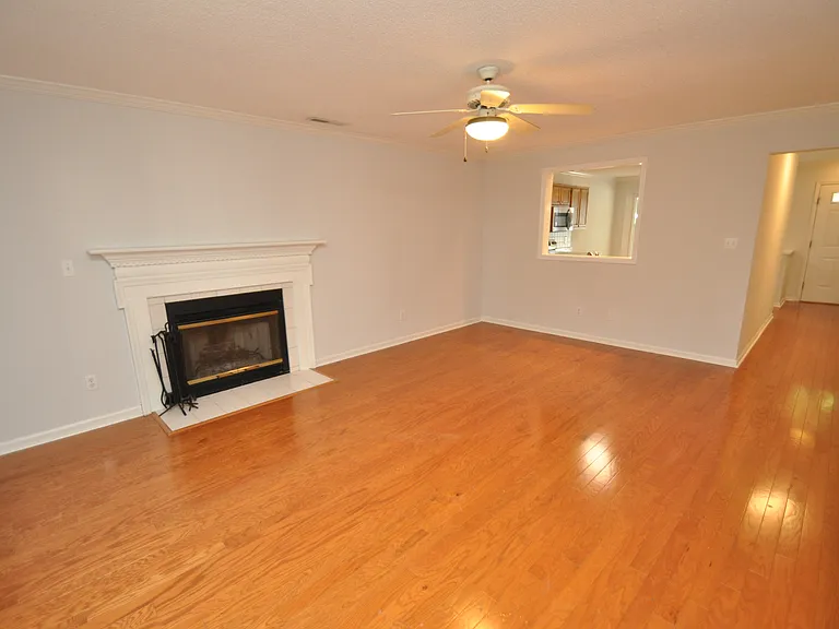 240 Beechtree Dr — Photo 15