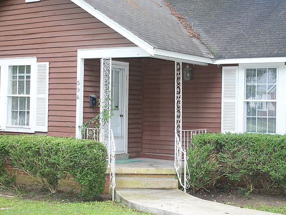 2nd image of 506 E College St