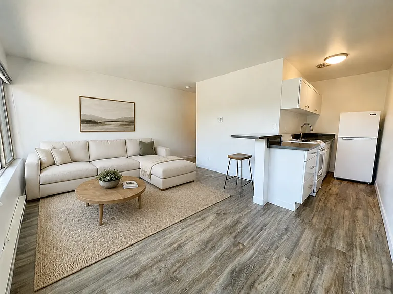 Village Vista Apartments — Photo 21