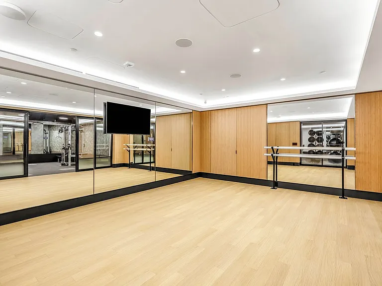 200 W 60th St #15G — Photo 22