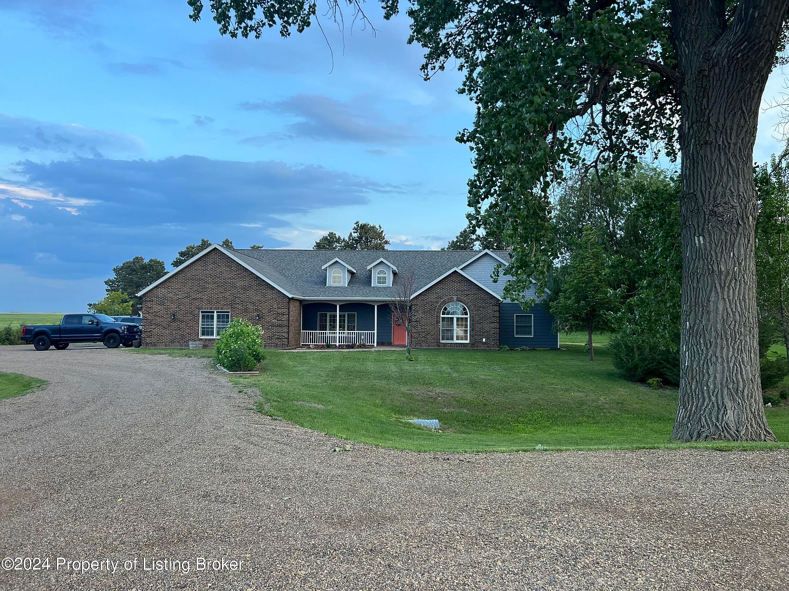 220 Lakeview Dr, Hettinger, ND 58639 MLS 24169 Zillow