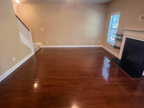 4th image of 202 Mimosa Dr