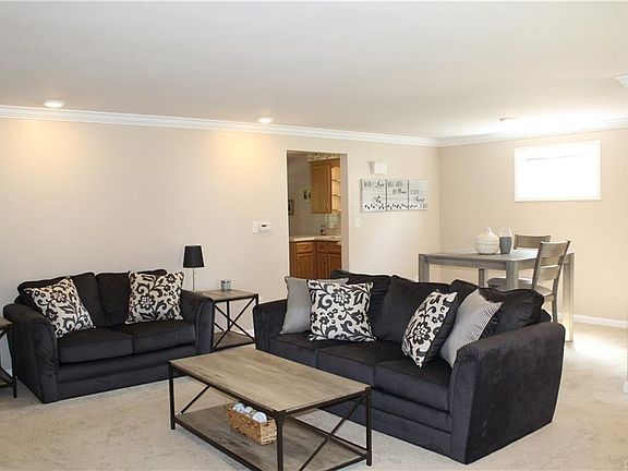 4th image of 9 Brentwood Dr