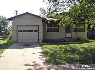 2517 Robin Rd, Salina, KS 67401