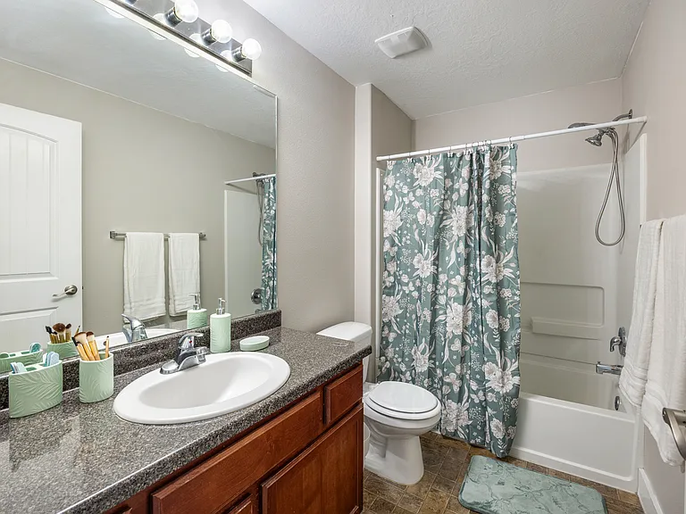 157 W Springview Dr #1 — Photo 8