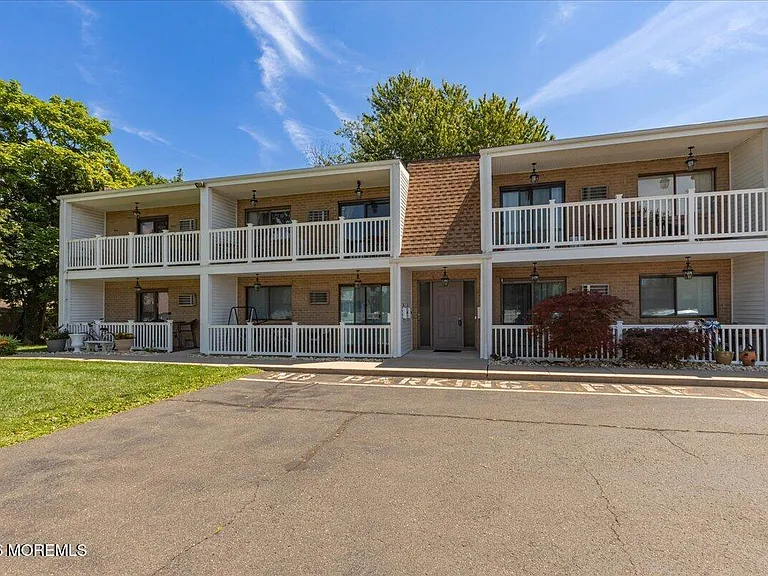 119 Avery Ave #J27 — Photo 15