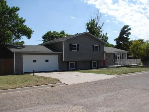 403 E Pawnee Ave, Ulysses, KS 67880