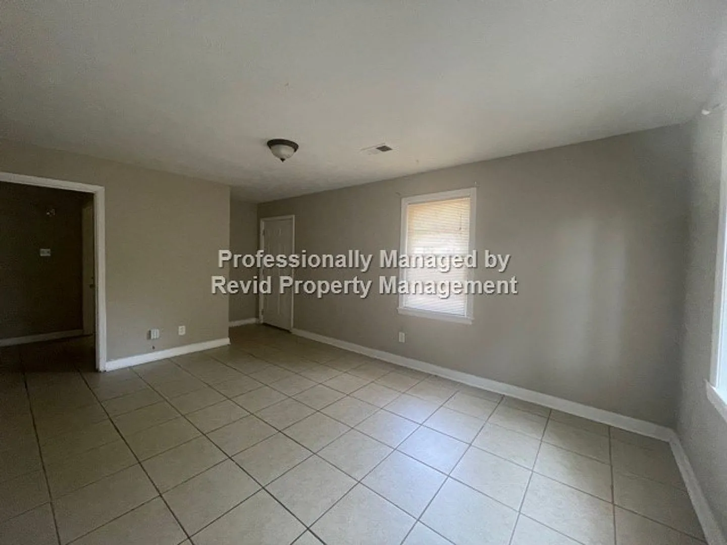 2 Bedroom Home! — Photo 4