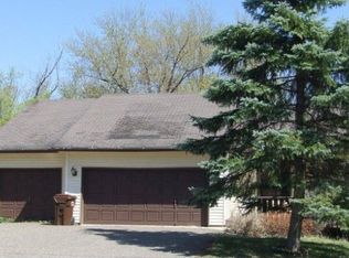 2994 Lakeshore Ave, Maple Plain, MN 55359