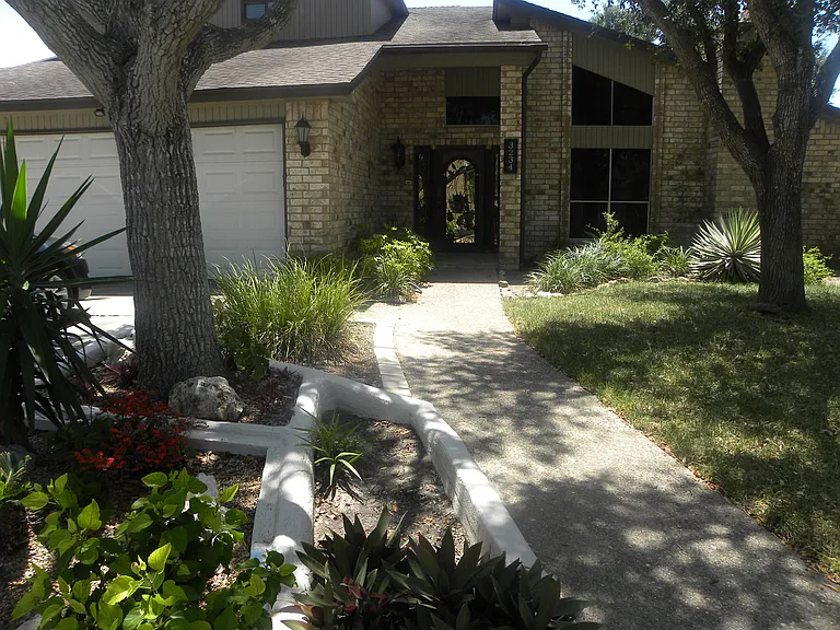 3234 Dunbarton Oak St — Photo 2