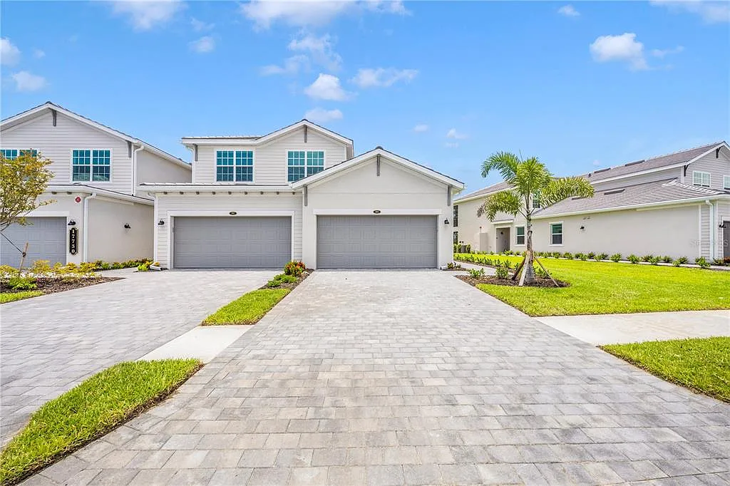 3 bed, 2.0 bath, 1789 sqft, $3,000 — Photo 1