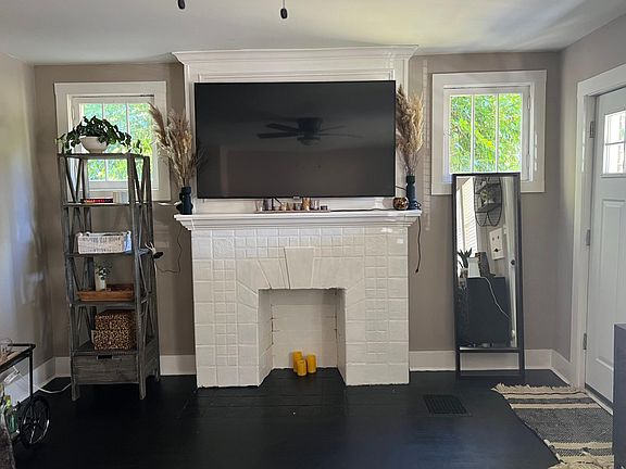 4th image of 26 Holmesdale Ct #1