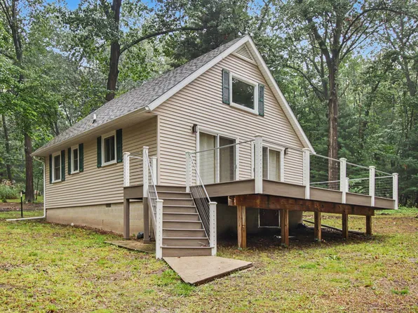 52808 Bay Dr, Grand Junction, MI 49056