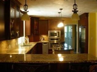 17 Bayshore Dr, Mashpee, MA 02649