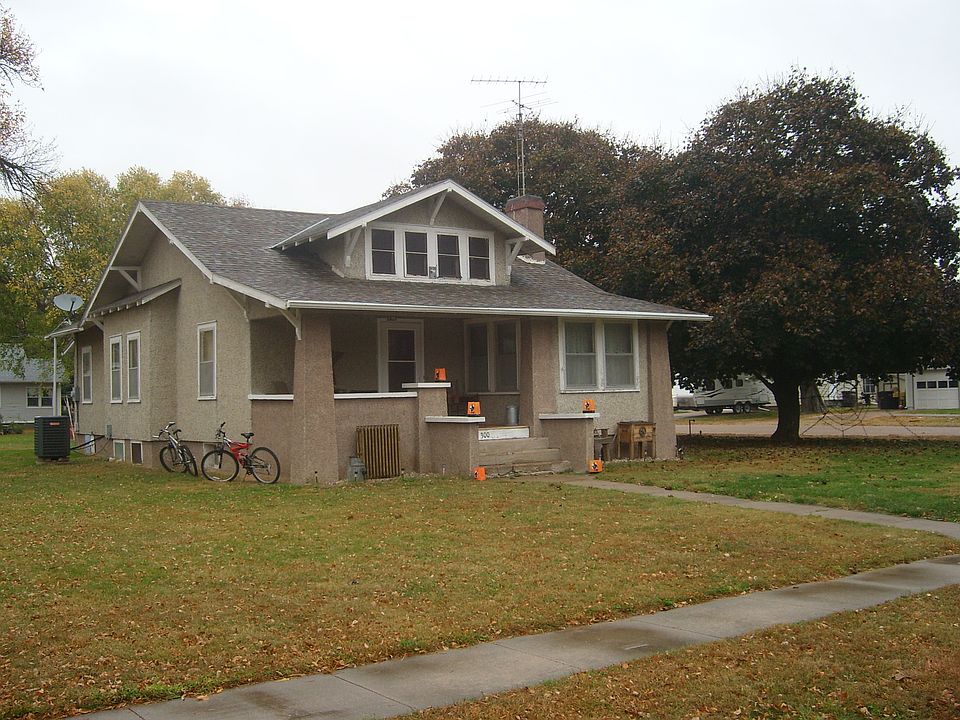 1st image of 300 W Elm St