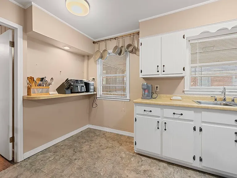 1597 Marcia Rd — Photo 2