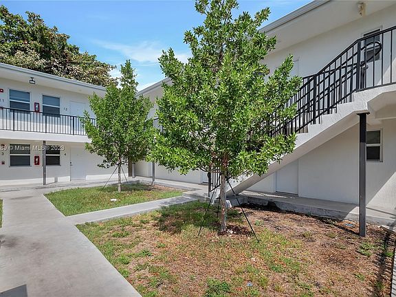 2nd image of 1710 NW 1st Ct #17A