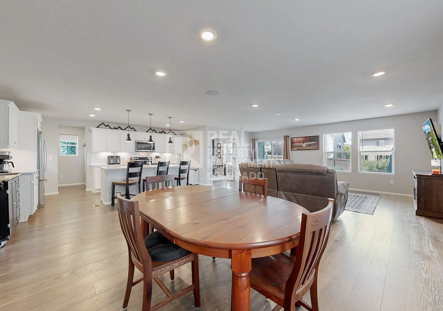 Spacious 5 Bedroom Brighton Home — Photo 4