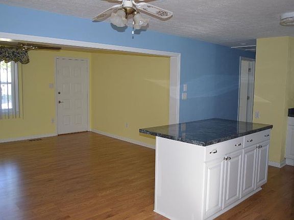 4th image of 6960 Connie Dr