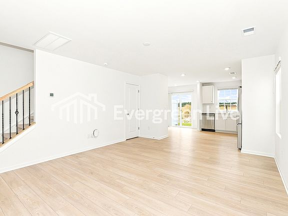 2nd image of 325 Livesey Ln