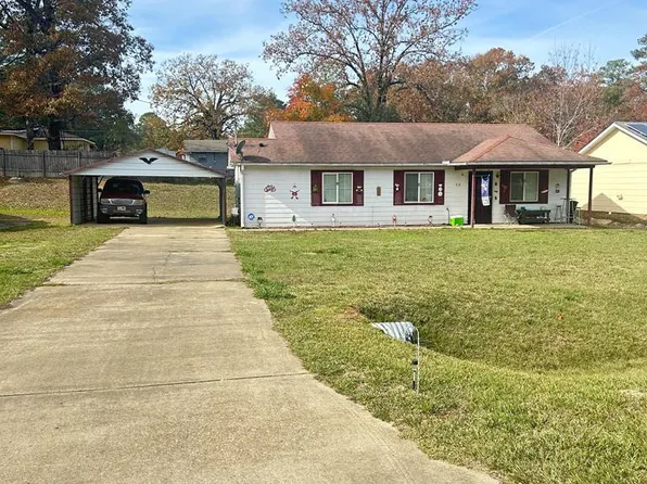 912 10th St, McComb, MS 39648