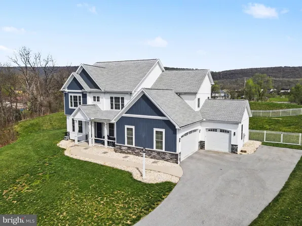 6390 Peregrine Way, Mechanicsburg, PA 17050
