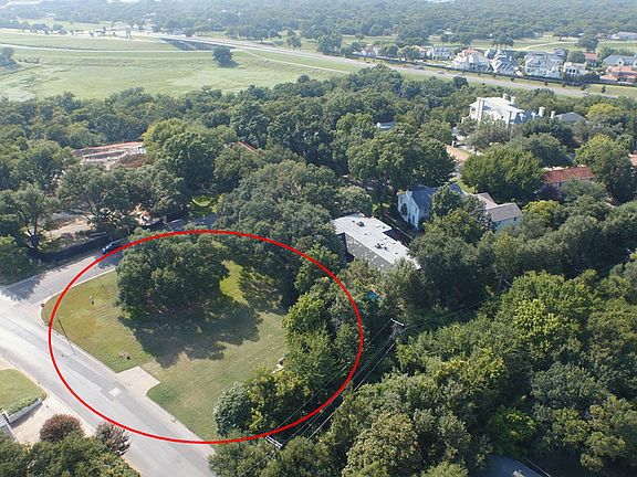 3rd image of 100 N Rivercrest Dr