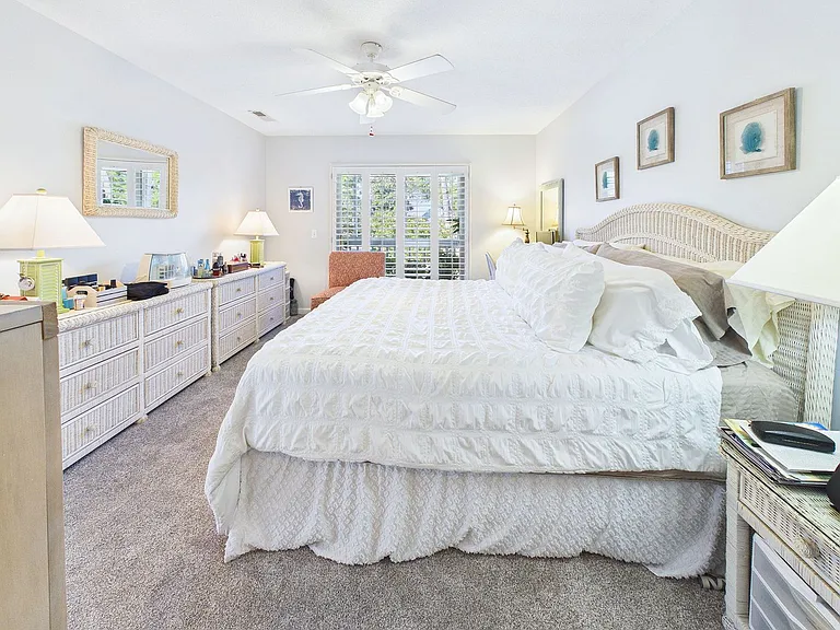3350 Club Villas Dr #1303 — Photo 33