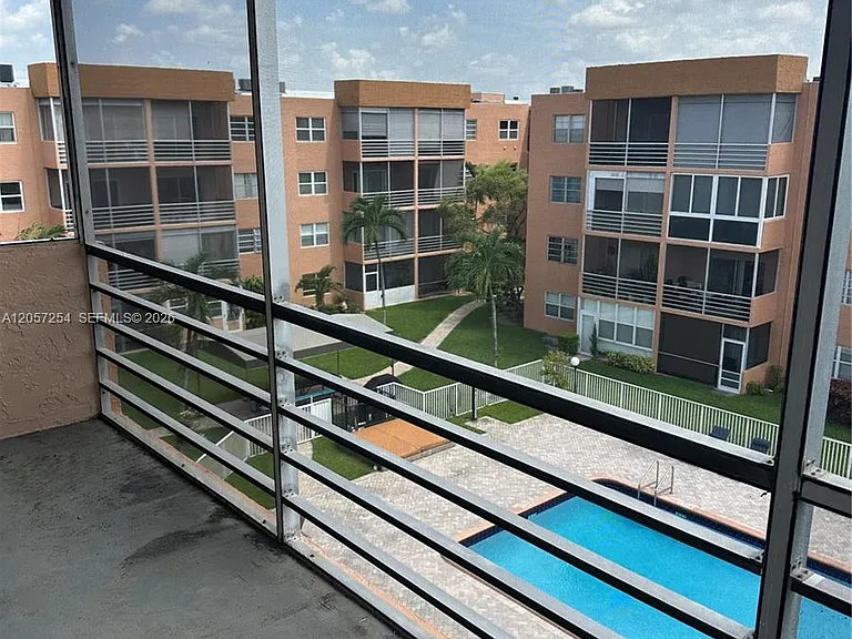 3048 E Sunrise Lakes Dr #421 — Photo 3