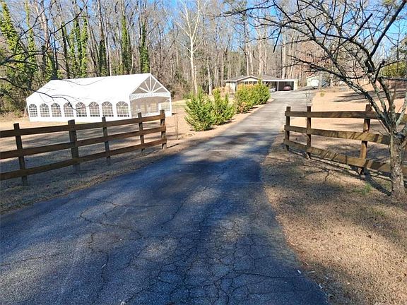 2nd image of 5110 Hill Rd