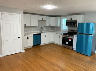 33 Davis St, Tyngsboro, MA 01879