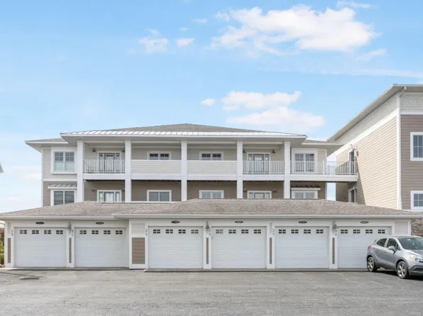 930 W Savidge St Unit 20, Spring Lake, MI 49456