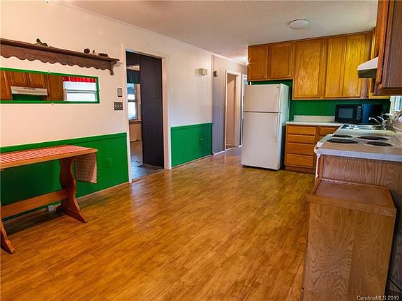 4th image of 1186 Eastbrook Dr