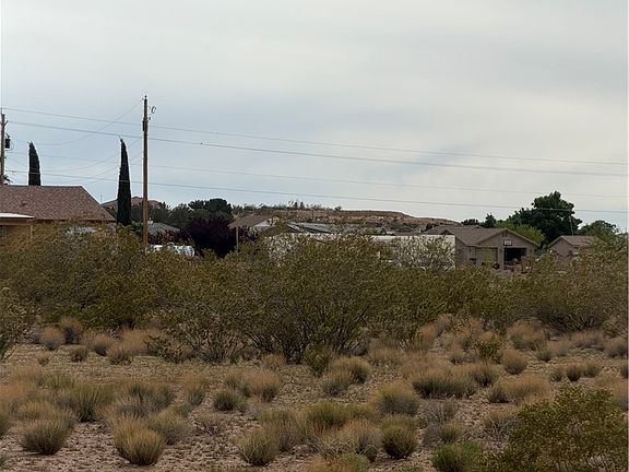 2nd image of 311-04-114 N Yuma Street