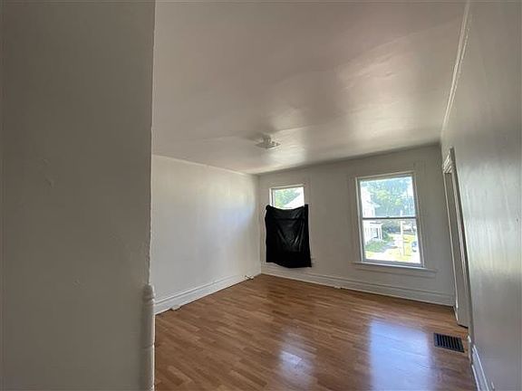 4th image of 733 N Downing St #2