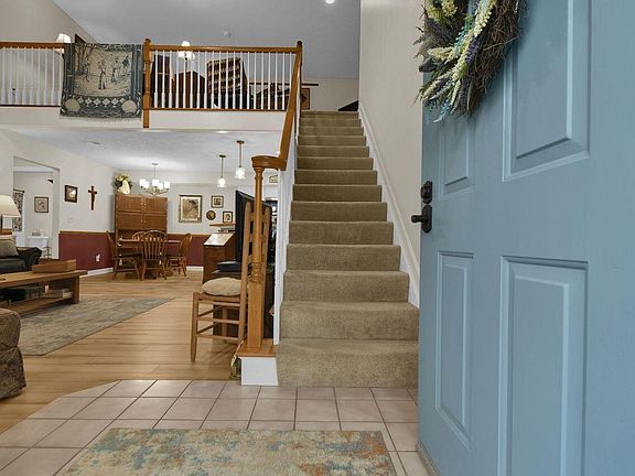 3rd image of 47 Stone House Ct