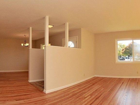 4th image of 5975 Mayflower Ct