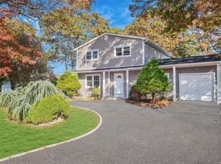 55 Avenue D, Holbrook, NY 11741