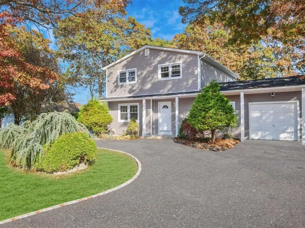 55 Avenue D, Holbrook, NY 11741