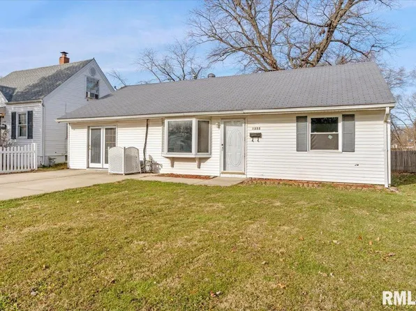2353 E Keys Ave, Grandview, IL 62702
