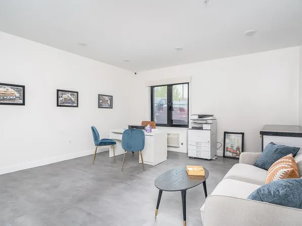 211 Baldwin Avenue image 22 of 35