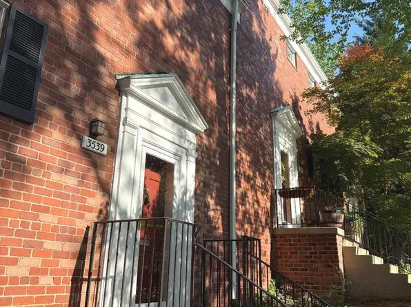 3539 Martha Custis Dr, Alexandria, VA 22302