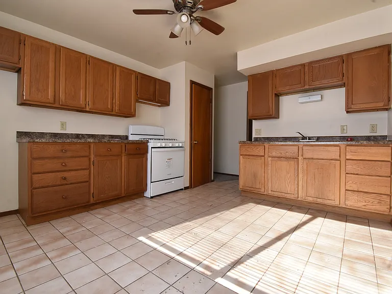 9306 Florence Dr — Photo 6