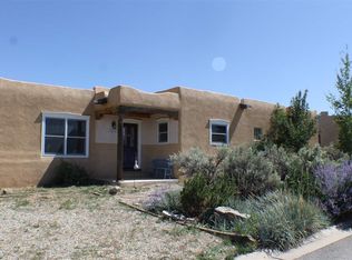 1375 Benny Ln, Taos, NM 87571