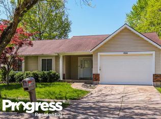 1966 Acorn Trail Dr, Florissant, MO 63031