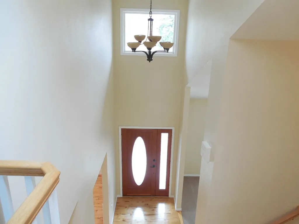 5 bed, 2635 sqft, $3,600 — Photo 2