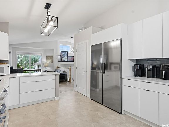 5th image of 306 Kucey CRESCENT