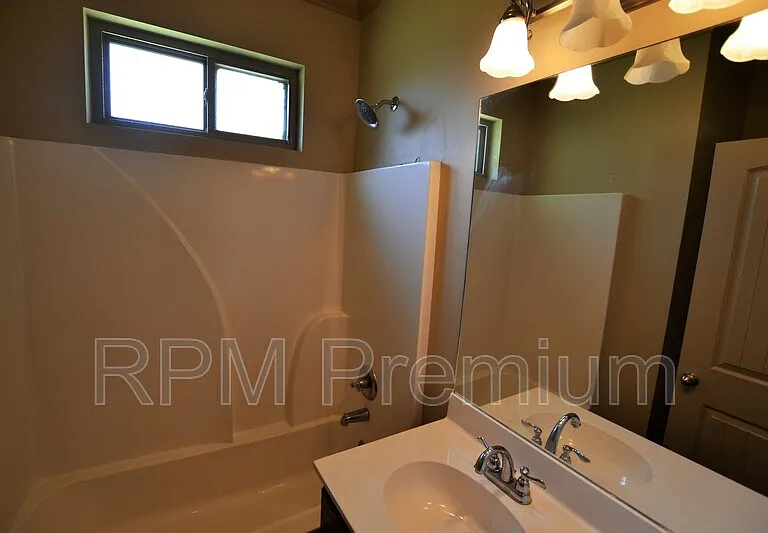 4836 Rollins Rd — Photo 23