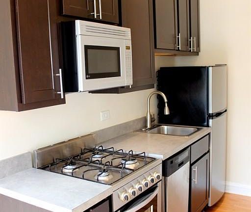 2nd image of 4614 N Paulina St APT 404W
