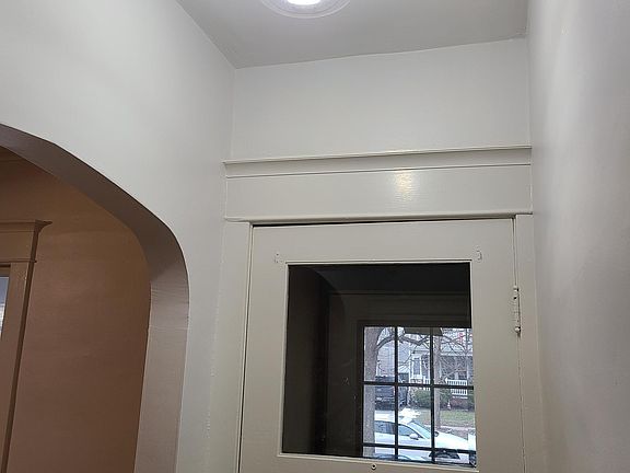 3rd image of 114 Saranac Ave #1